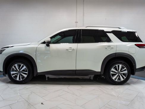 Used 2024 Nissan Pathfinder SL image 37