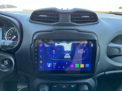 Used 2020 Jeep Renegade Altitude FWD image 8