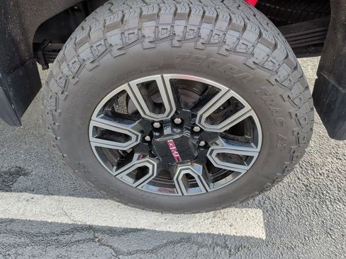 Used 2023 GMC Sierra 2500 AT4 image 6