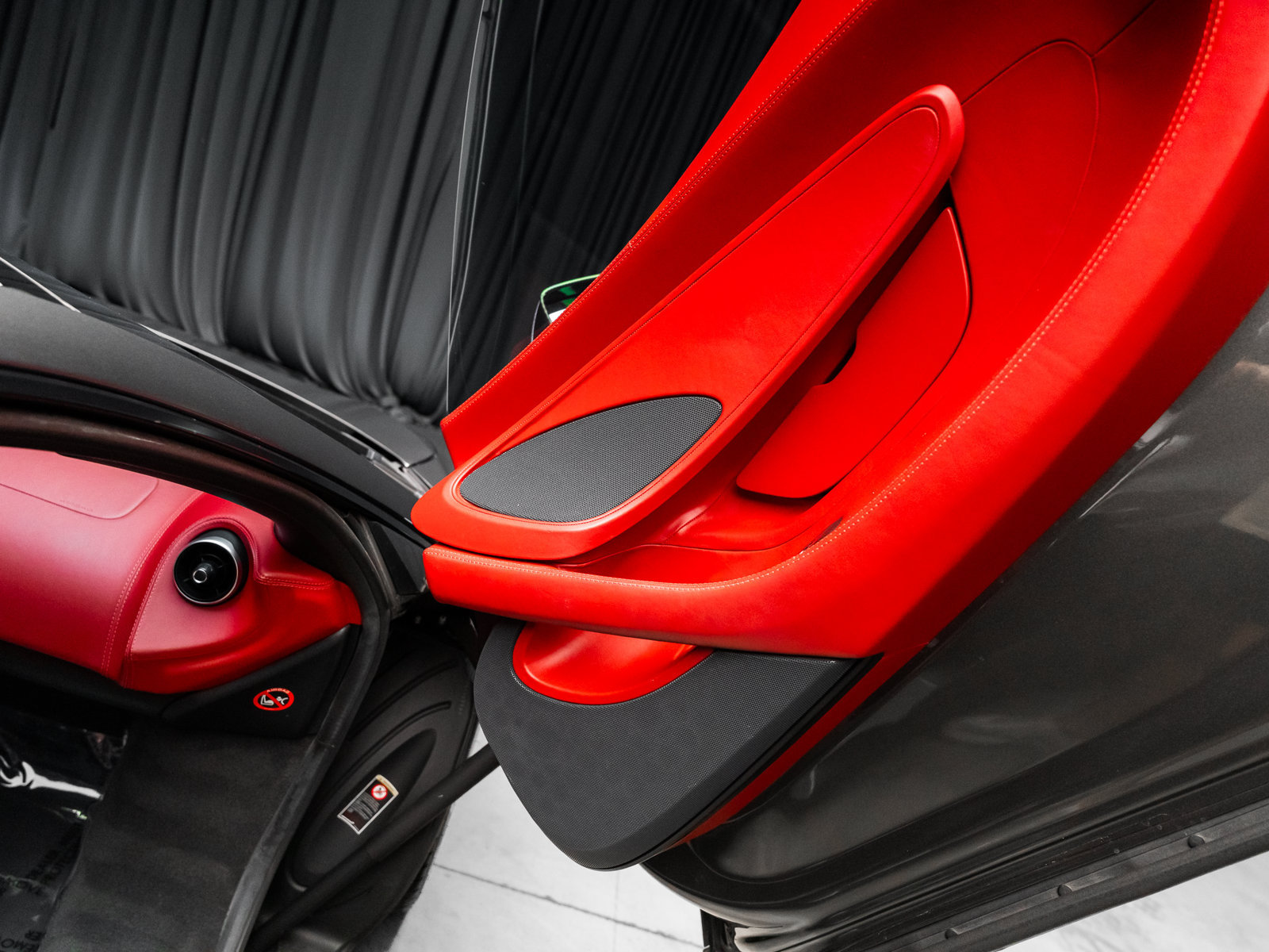 Used 2017 McLaren 570S RWD image 60