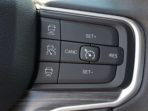 Used 2024 Jeep Wagoneer Series III AWD/4WD image 22