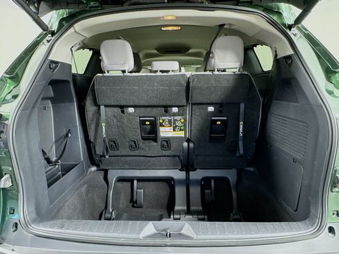 Certified 2026 Toyota Sienna LE FWD image 25