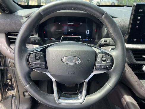 Used 2025 Ford Explorer Platinum w/ LUX Leather Package AWD/4WD image 7