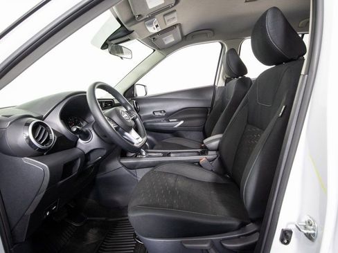 Used 2024 Nissan Kicks SV image 8