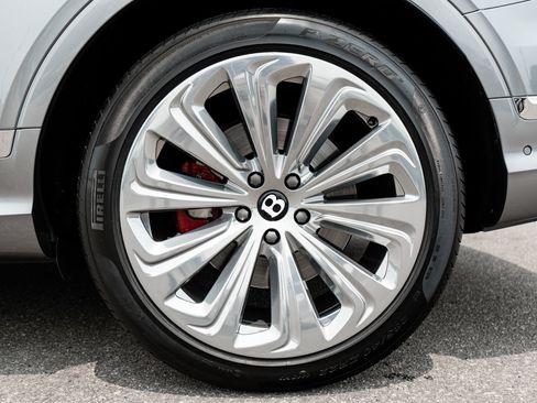 Certified 2023 Bentley Bentayga AWD/4WD image 7