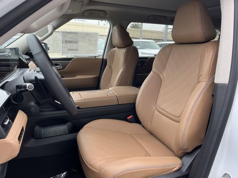 Used 2026 INFINITI QX80 Luxe w/ Cargo Package AWD/4WD image 13