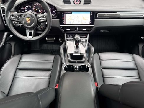 Used 2022 Porsche Cayenne Turbo S AWD/4WD image 17
