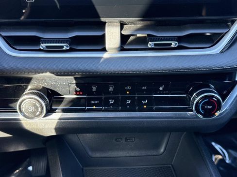 Used 2025 Chevrolet Equinox LT image 5