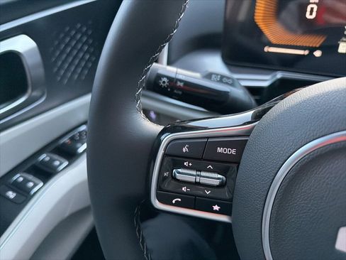 New 2025 Kia Sorento S image 23