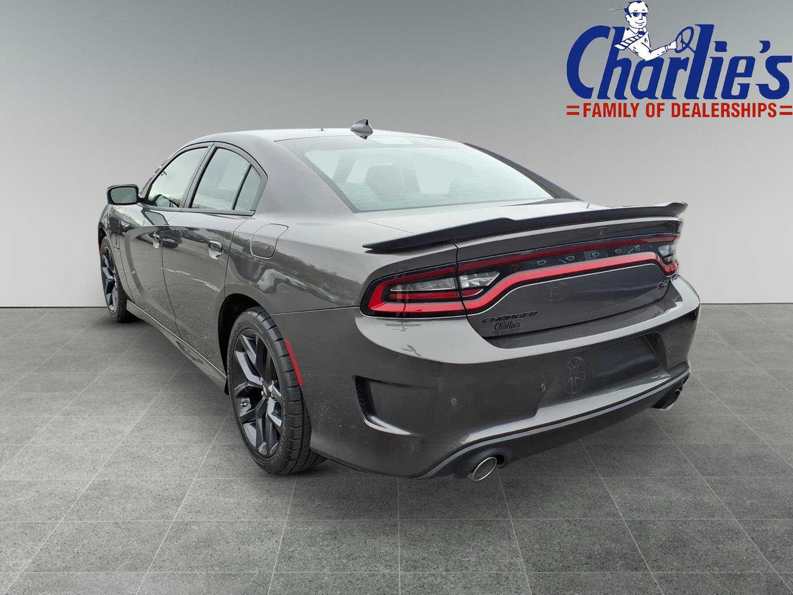 Used 2022 Dodge Charger R/T w/ Plus Group RWD image 5