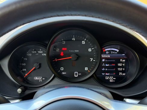 Used 2019 Porsche 718 Boxster RWD image 19