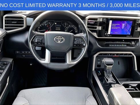 Used 2022 Toyota Tundra SR5 w/ SR5 Convenience Package image 5