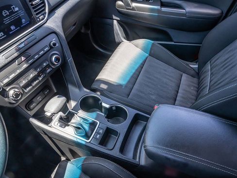 Used 2020 Kia Sportage LX FWD image 27