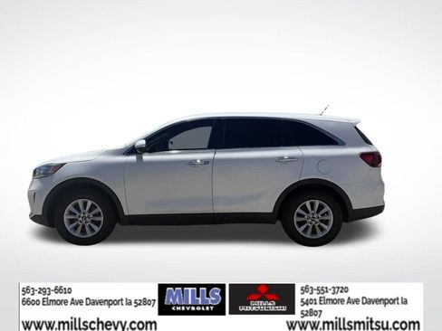 Used 2020 Kia Sorento FWD V6 image 2