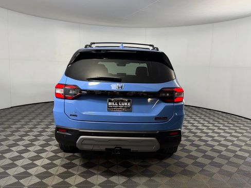 Used 2023 Honda Pilot TrailSport image 7