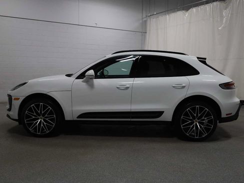 Certified 2026 Porsche Macan AWD/4WD image 2