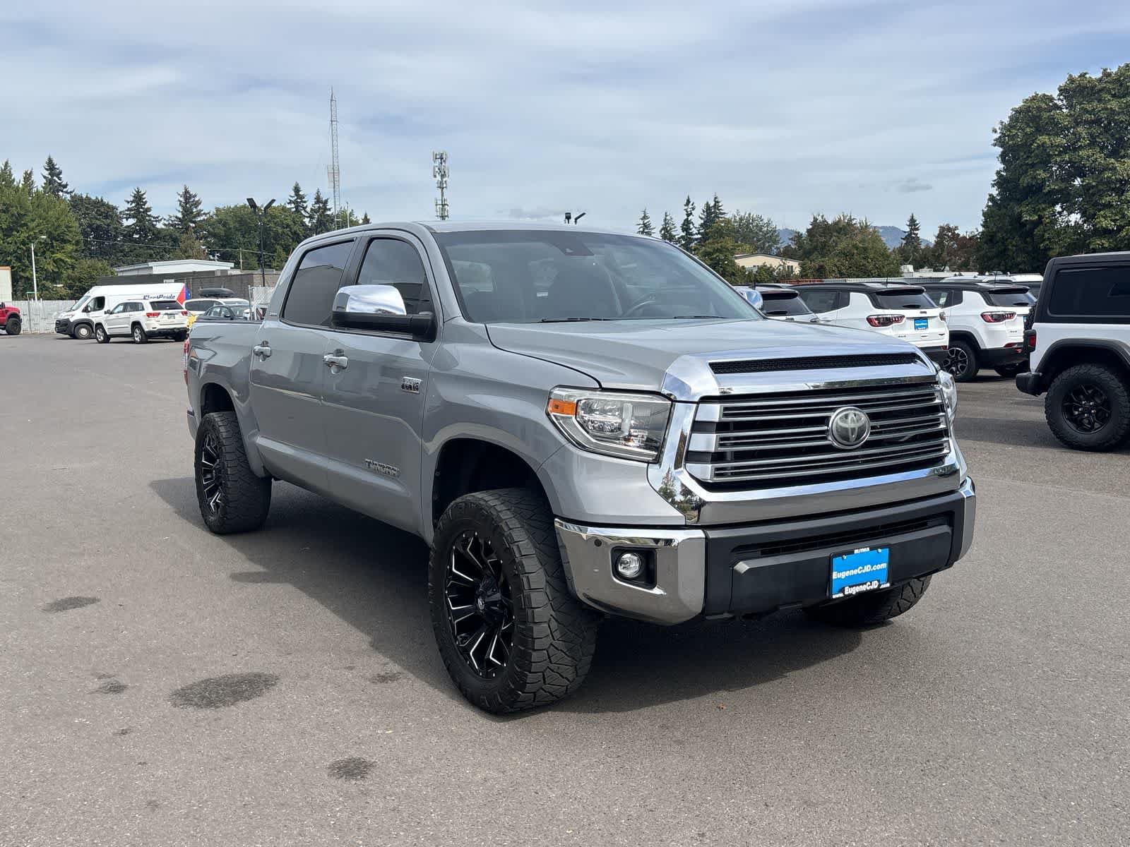 Used 2020 Toyota Tundra Limited w/ Limited Premium Package AWD/4WD image 7
