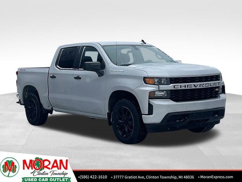 Used 2020 Chevrolet Silverado 1500 Custom w/ Custom Value Package image 8