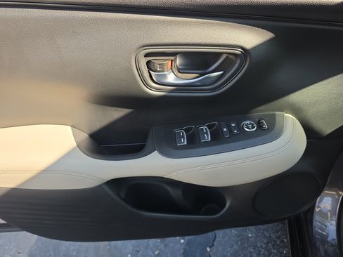 Certified 2023 Honda HR-V EX-L image 15