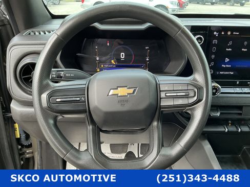Used 2023 Chevrolet Colorado W/T image 18