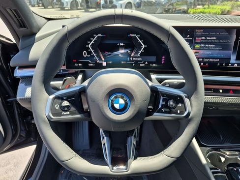 New 2027 BMW i5 eDrive40 w/ Executive Package RWD image 18