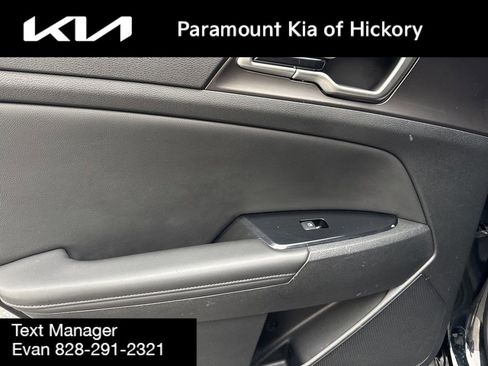 Used 2023 Kia Sportage EX image 12
