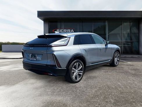 Certified 2024 Cadillac Lyriq Luxury AWD/4WD image 5