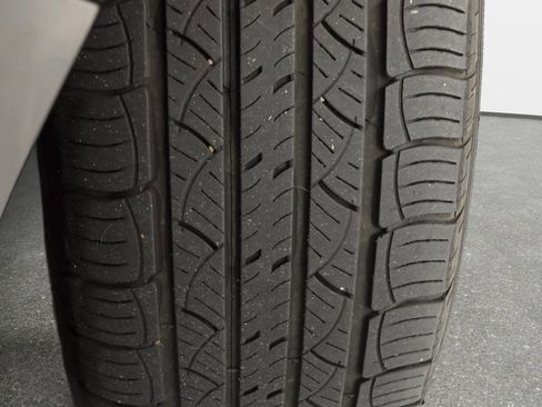 Used 2024 Ford Edge SEL image 39