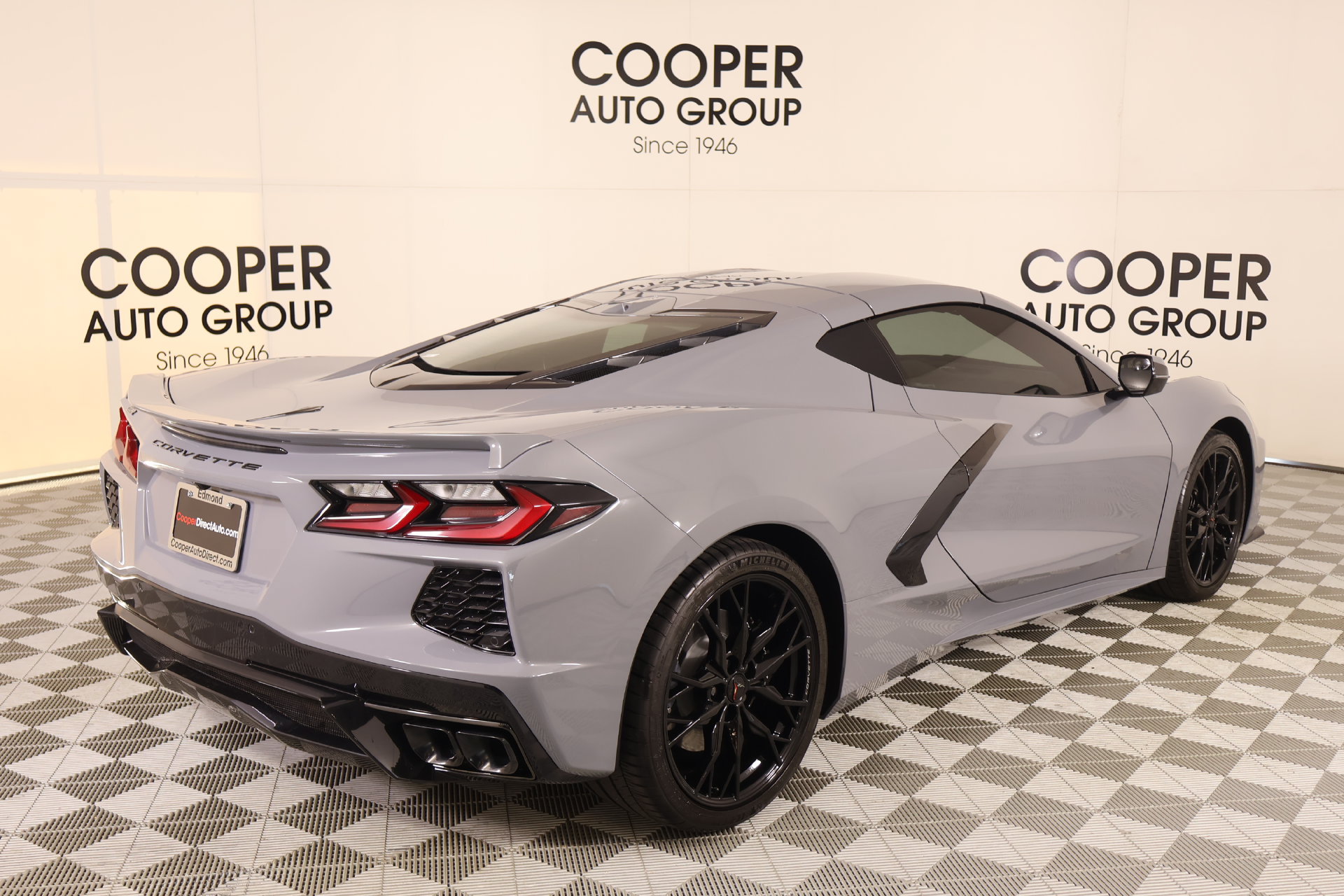 Used 2025 Chevrolet Corvette Stingray Coupe w/ 1LT RWD image 18