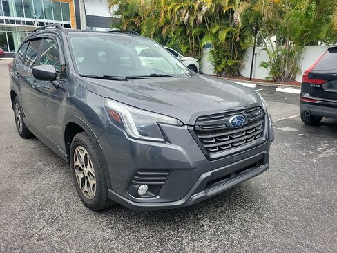 Used 2023 Subaru Forester Premium image 5