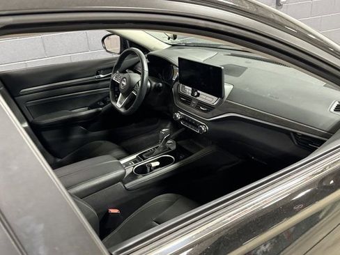 Used 2023 Nissan Altima 2.5 SV w/ SV Premium Package image 15