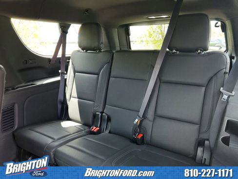 Used 2023 Chevrolet Suburban Z71 AWD/4WD image 13
