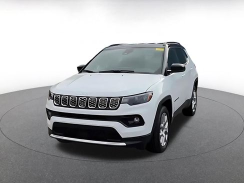 Used 2025 Jeep Compass Limited AWD/4WD image 7