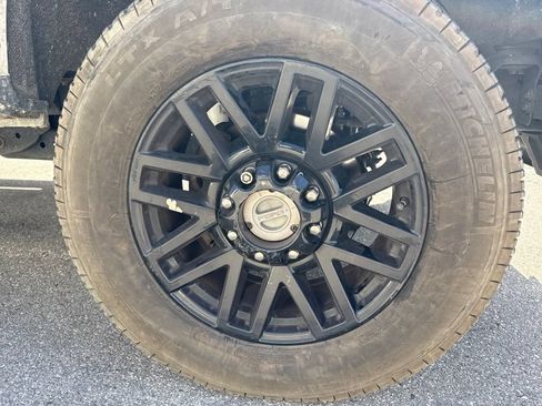 Used 2019 Ford F250 Lariat w/ Lariat Value Package AWD/4WD image 4