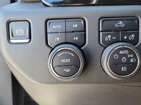 Used 2022 Chevrolet Silverado 1500 RST AWD/4WD image 22