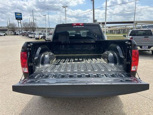 Used 2024 RAM 1500 Classic SLT image 7