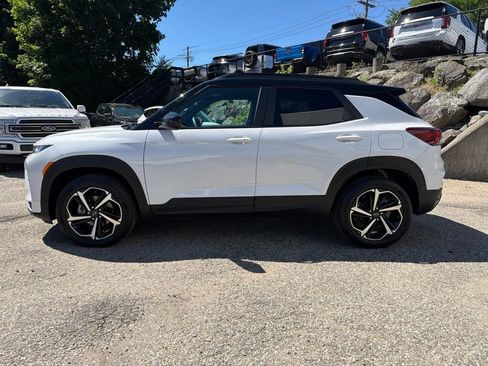 Used 2023 Chevrolet TrailBlazer RS w/ Technology Package AWD/4WD image 2