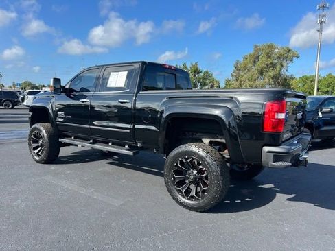 Used 2018 GMC Sierra 2500 Denali w/ Duramax Plus Package AWD/4WD image 4