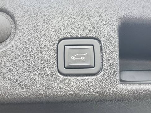 Used 2023 Chevrolet Equinox RS w/ LPO, Floor Liner Package AWD/4WD image 31