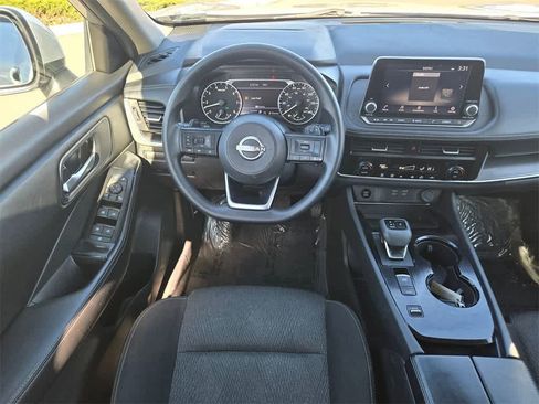 Used 2024 Nissan Rogue SV image 10
