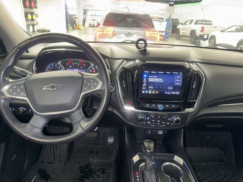 Used 2021 Chevrolet Traverse RS image 9