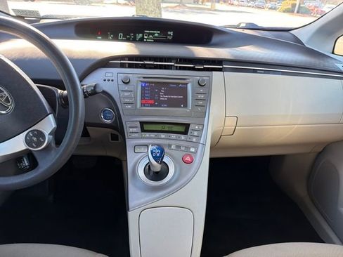Used 2015 Toyota Prius Four image 19