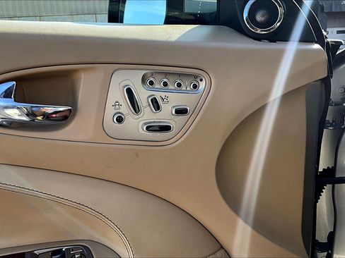 Used 2010 Jaguar XK Convertible image 32