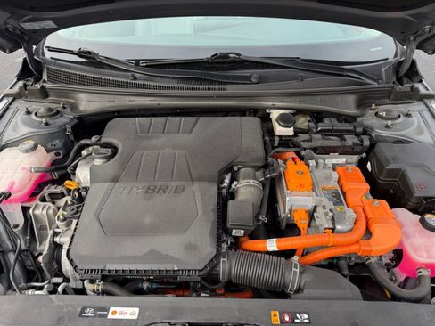 Used 2023 Hyundai Elantra Limited image 37