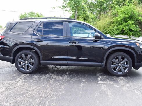 New 2026 Honda Pilot Sport image 2