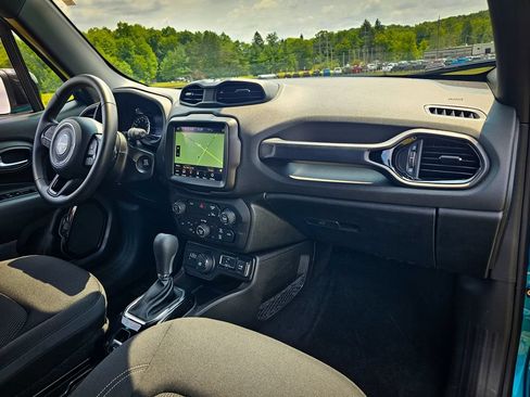 Used 2022 Jeep Renegade Altitude AWD/4WD image 38