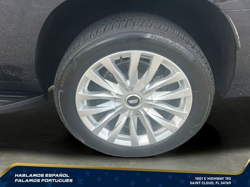 Used 2024 Cadillac Escalade ESV Premium Luxury AWD/4WD image 35