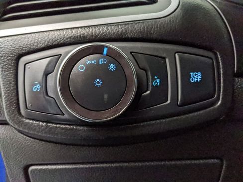 Used 2020 Ford Edge SE image 14