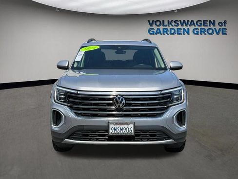 Used 2024 Volkswagen Atlas SE FWD image 3