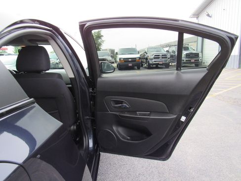 Used 2015 Chevrolet Cruze LT image 21